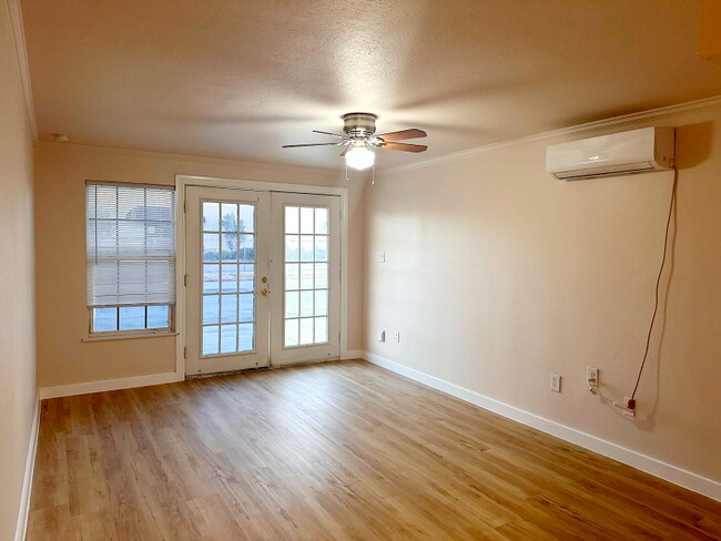 Building Photo - 3611 Noble Ave
