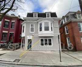 Building Photo - 208 W Main St