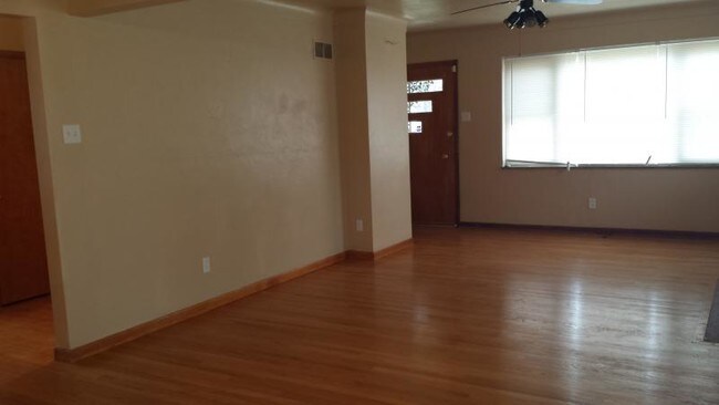 Foto del edificio - 2290 PATTERSON RD.