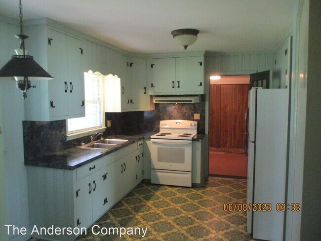 Building Photo - 3 br, 1.5 bath House - 1803 Whispering pin...