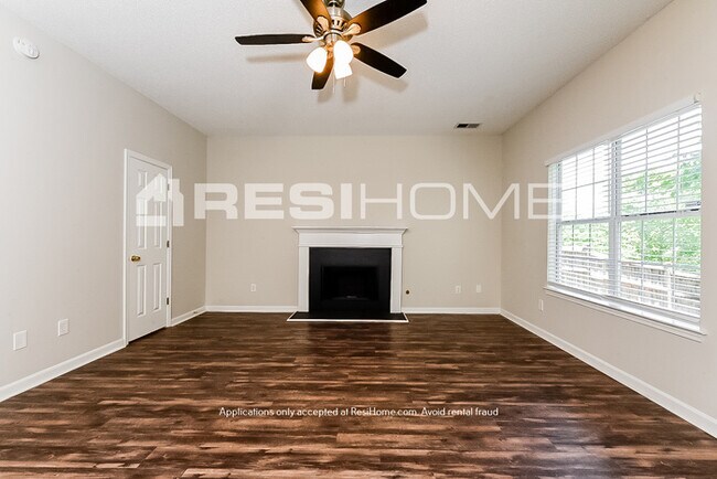 Foto del edificio - 4116 Ward Lake