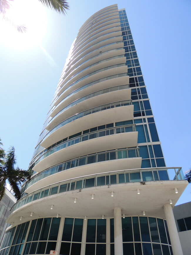 Foto del edificio - 480 NE 30th St