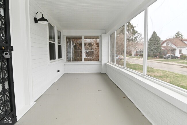 Foto del edificio - 3928 N Kenwood Ave