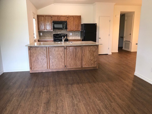 Building Photo - 403 Olaf Dr
