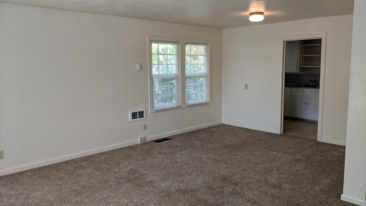 Foto principal - Nice 2 bed/1 bath located in the Whiteaker...
