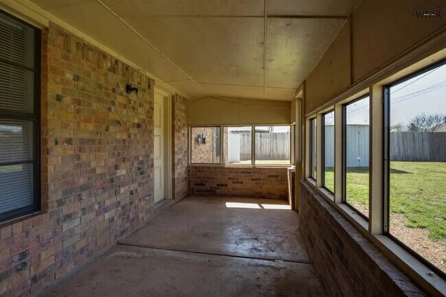 Foto del edificio - 5234 E Woodhaven Dr
