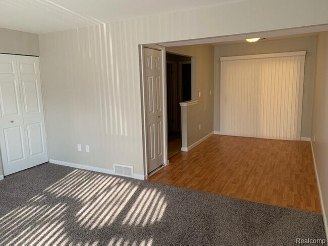Building Photo - 1385 Laurel Valley Dr
