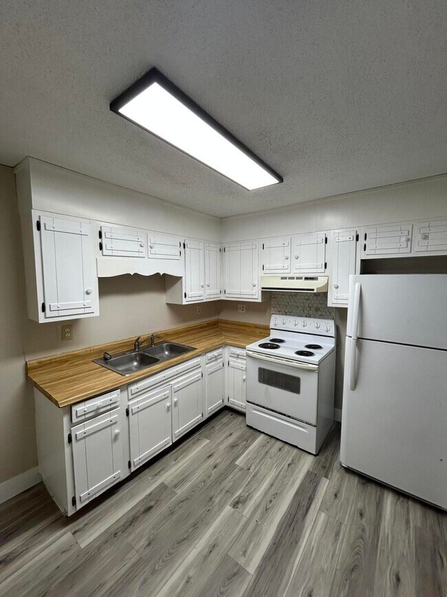 Foto del edificio - 572 Highland Dr SW