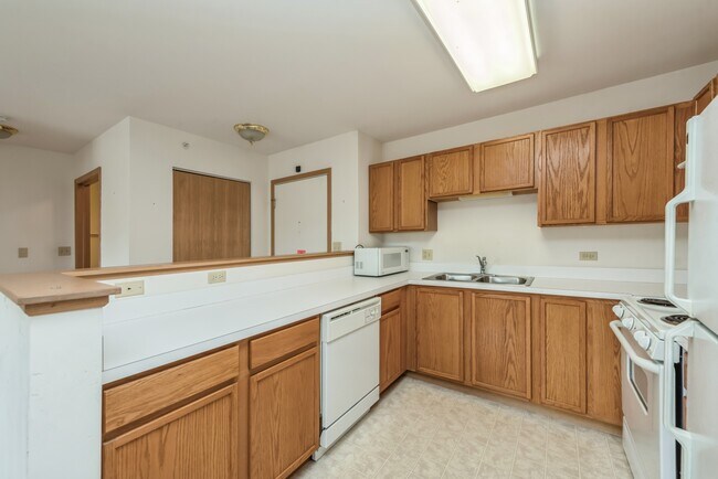 Building Photo - 801 N McLean Blvd
