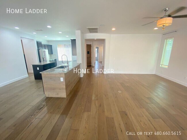 Foto del edificio - 10754 W Whitehorn Way