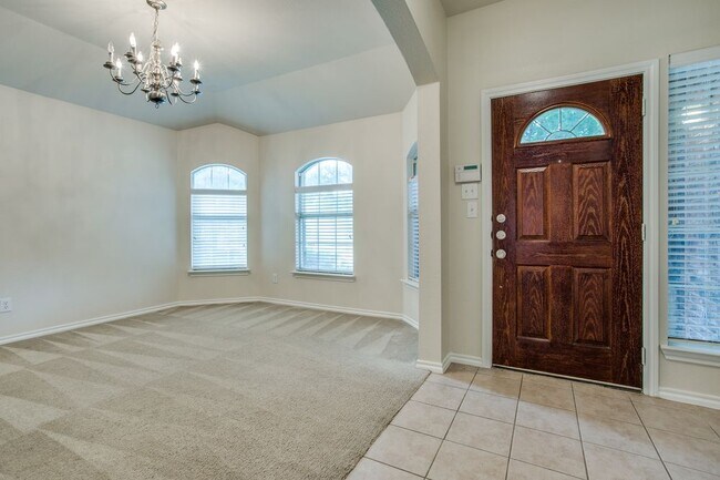 Foto del edificio - 6704 Oak Falls Dr