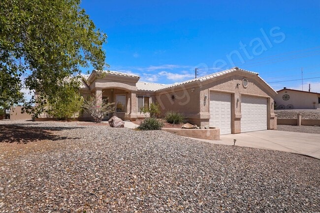 Building Photo - FURNISHED WITH BOAT DEEP GARAGE