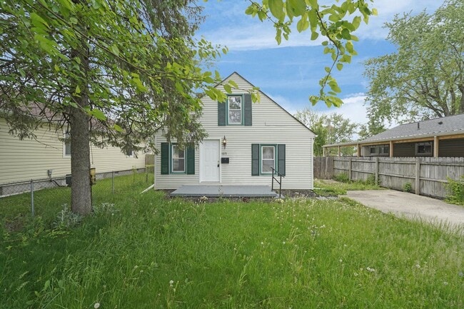 Building Photo - Spacious 4 Bedroom Single Family Home – Fe...