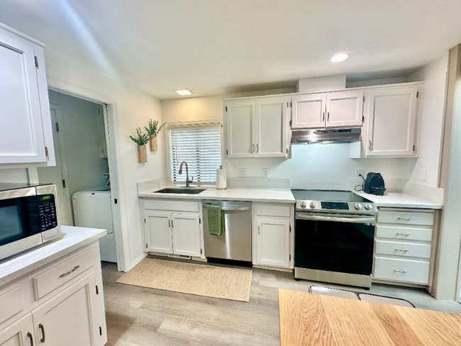 Photo - 10835 SW Summer Lake Dr House