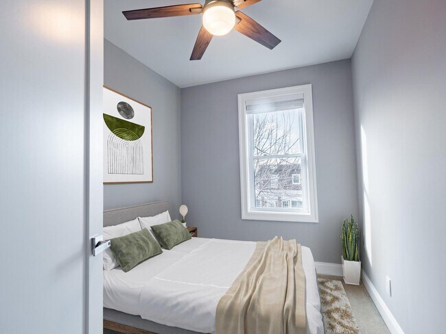 Foto del edificio - Elegant Petworth townhouse near Rock Creek Park