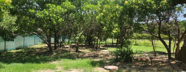 Foto del edificio - 299 Willow Springs Dr