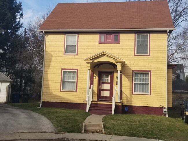 Foto del edificio - 624 Chatham Ct
