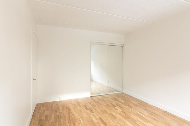 Photo du bâtiment - 4800 Maisonneuve Blvd W