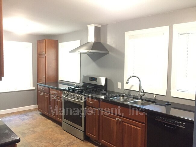 Foto del edificio - 234 Herndon Ave