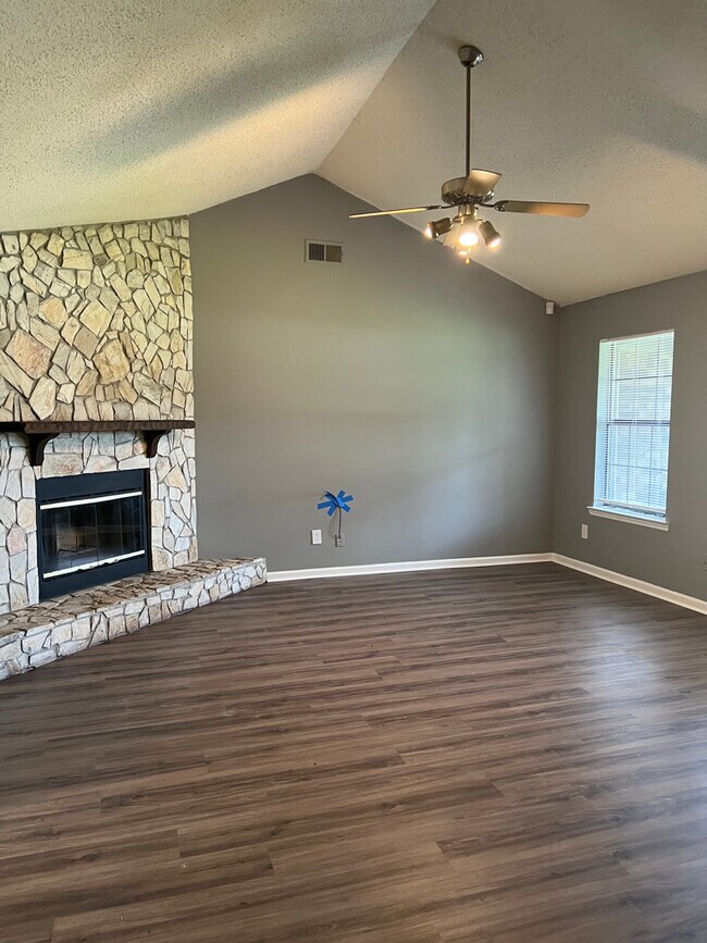 Building Photo - 746 Timber Ridge Trail