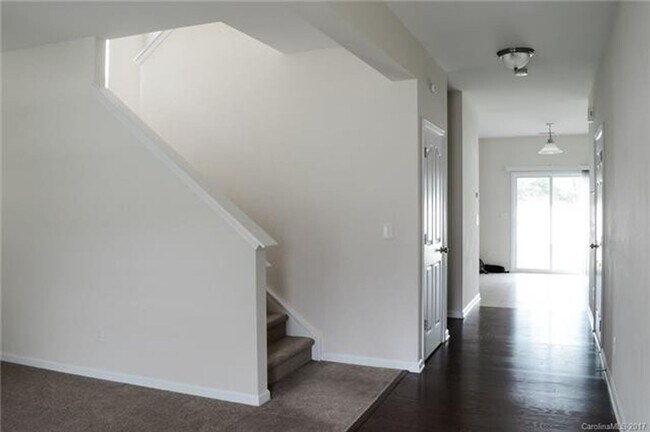 Foto del edificio - Lovely House in Pristine Location in Pinev...