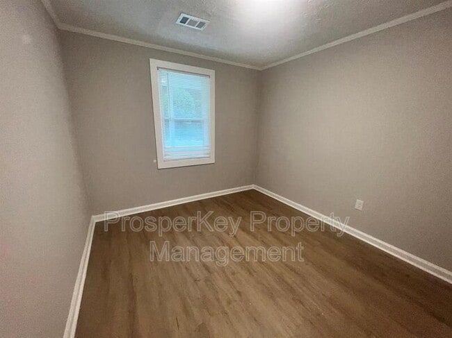Building Photo - 1811 17th Ave