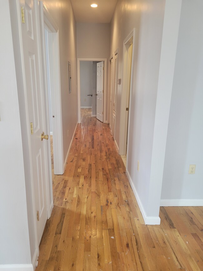 Great Space - Hallway - 6 Bleeker St