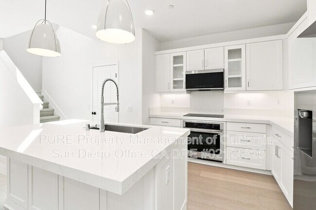 Building Photo - 390 Beaker Rd