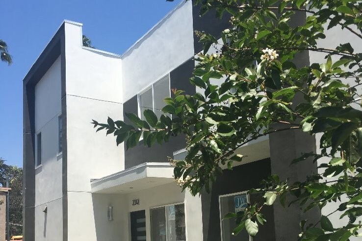 Foto principal - 2310 S Sycamore Ave