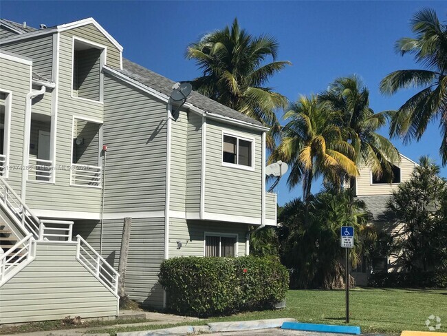 Building Photo - 3401 NW 44th St