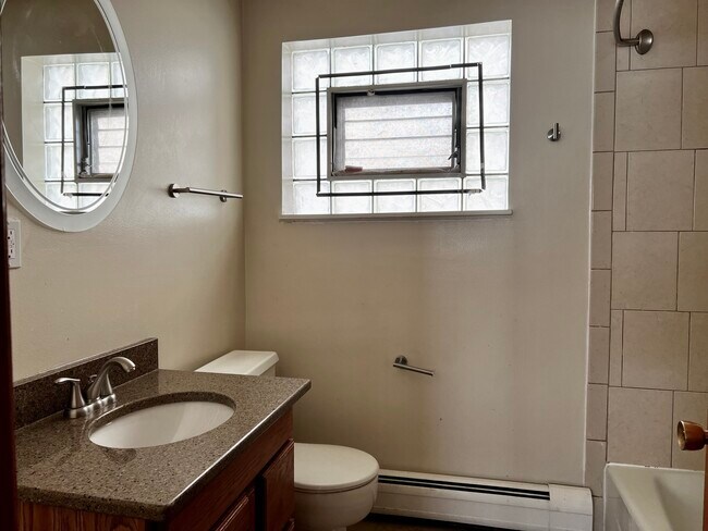 Foto del edificio - 4941 W Eddy St
