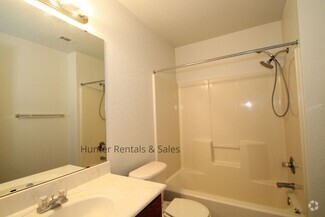 Building Photo - 2808 Alma Dr