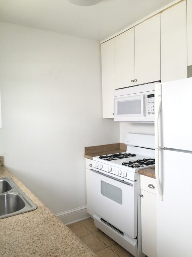 Building Photo - 3823 Sawtelle Blvd