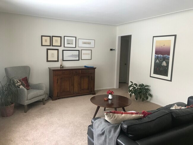 Living Room - 5629 Thomas Ave S