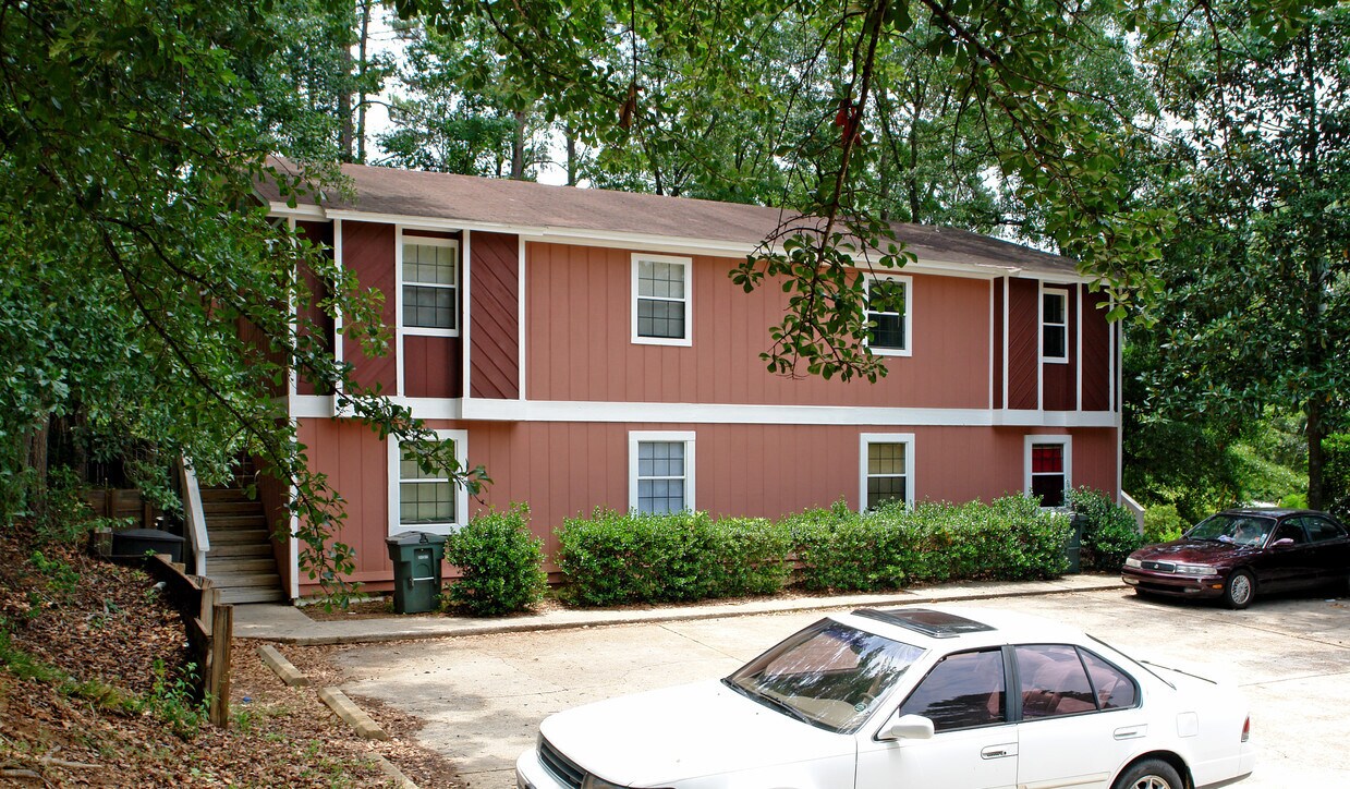Foto principal - 2001 Bradford Ct