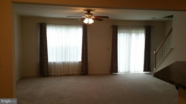 Foto del edificio - 111 Stonecrest Ln