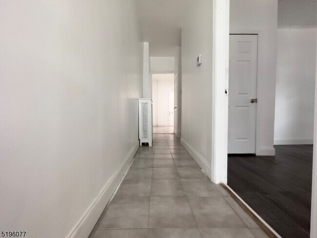 Building Photo - 6 Lowden St