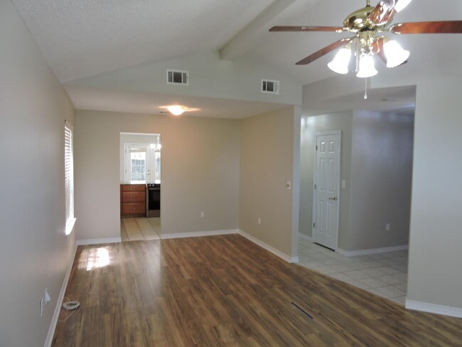 Foto del edificio - 2800 Wilson Ln