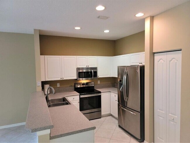 Foto del edificio - 233 River Bluff Ln