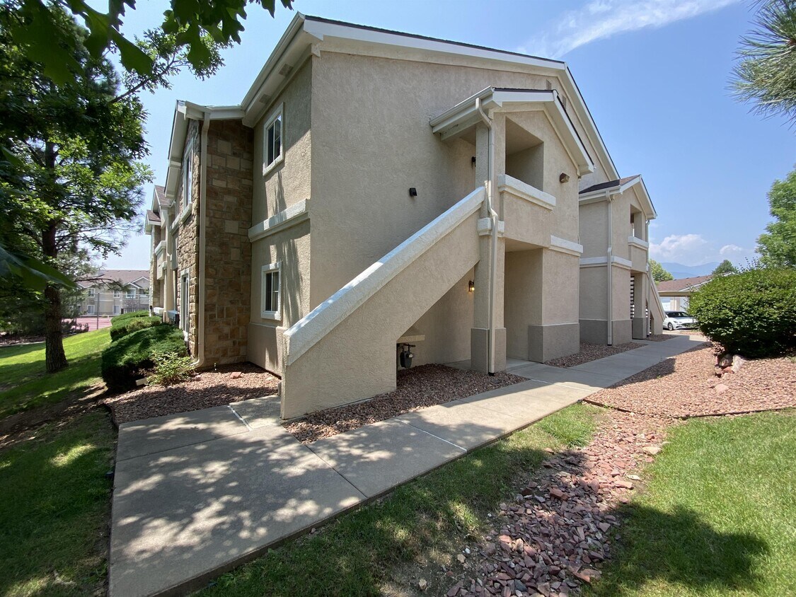3645 Strawberry Field Grove, Colorado Springs, CO 80906 Townhome
