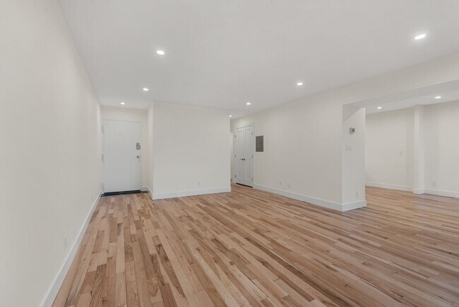 Foto del edificio - Coming Soon! Waterfront Living in Eastport – Renovated Condo in Severn House