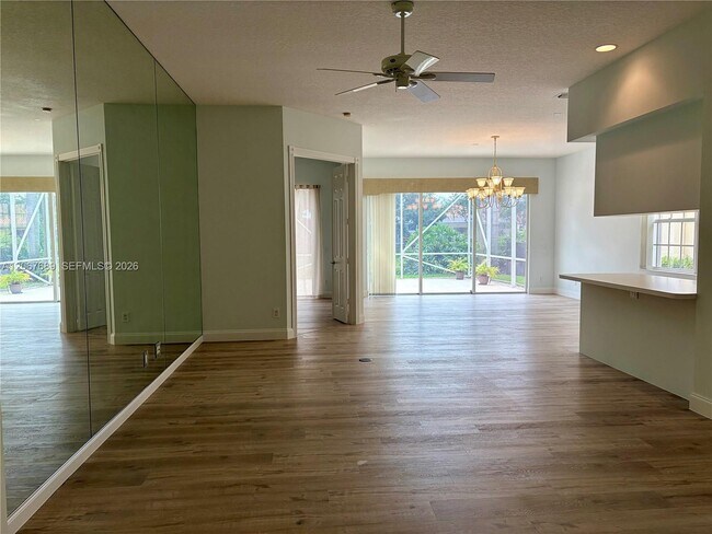 Foto del edificio - 2786 James River Rd