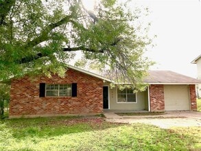 Building Photo - 913 Connecticut Dr