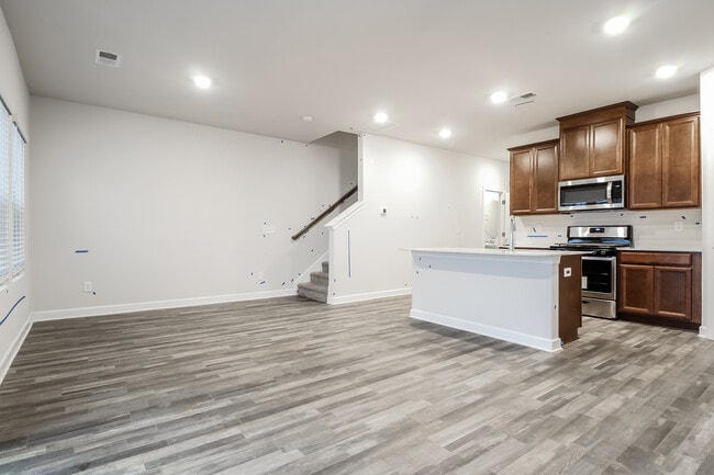 Building Photo - 131 Telford Dr