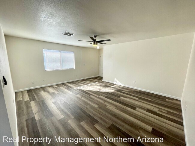 Foto del edificio - 3 br, 2 bath House - 3684 N. Wells St.