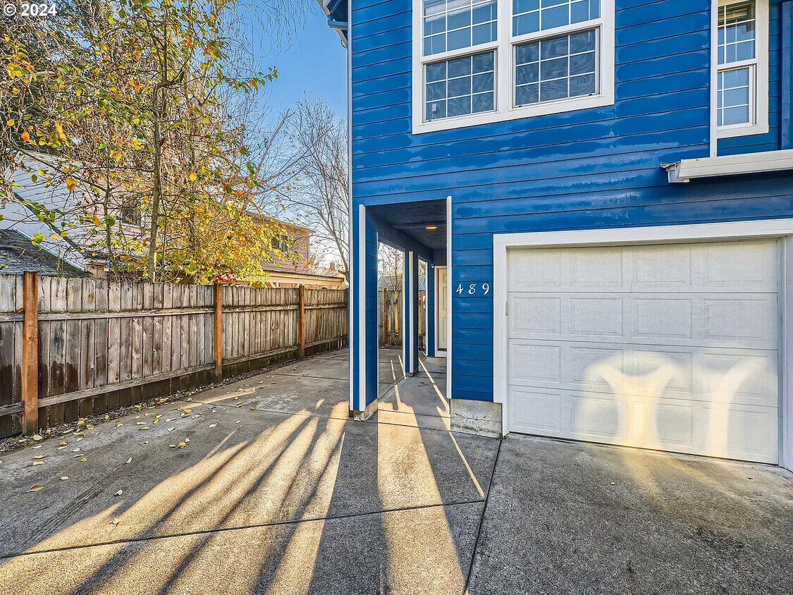 Front Entry with Garage - 489 S Knott St