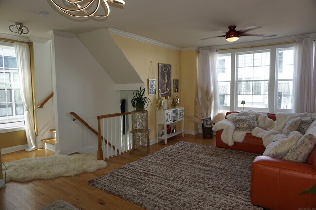 Foto del edificio - 127 Brentwood Cir