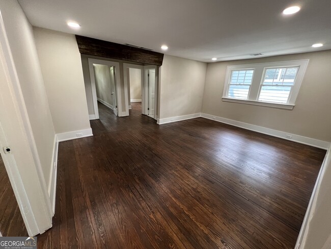 Foto del edificio - 129 Whitefoord Ave NE