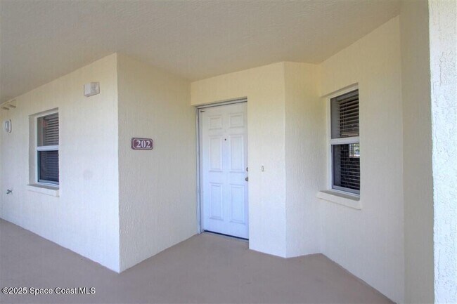 Foto del edificio - 8921 Lake Dr