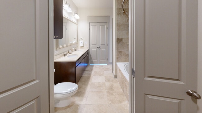 Interior Photo - Ashton Bellevue